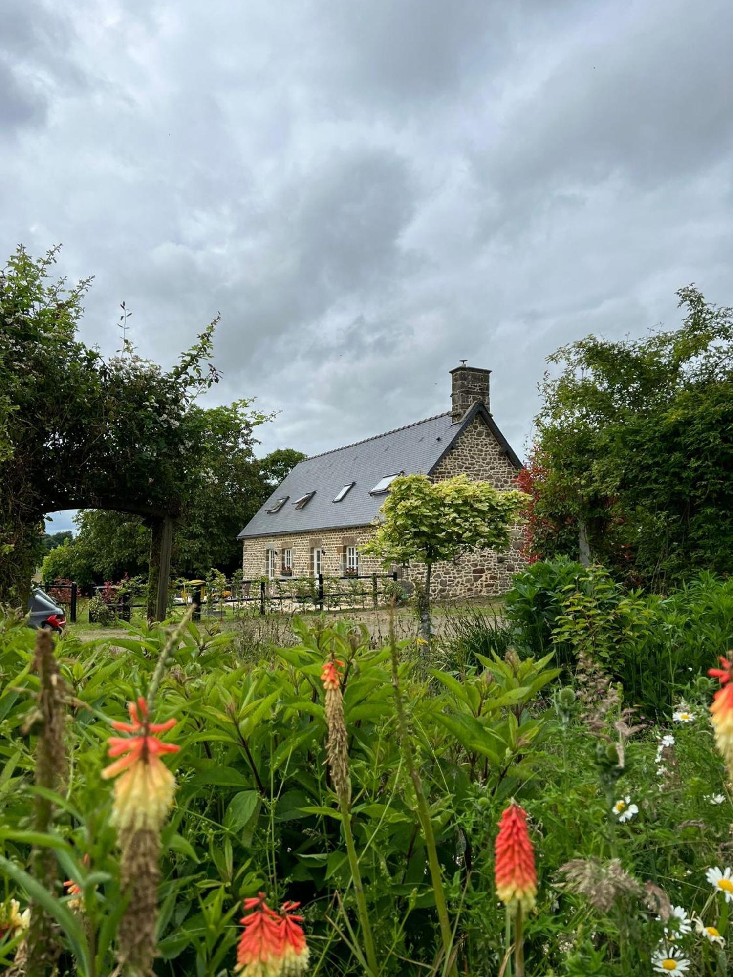 Maison De La Grange, Chaulieu Sourdeval Exterior foto