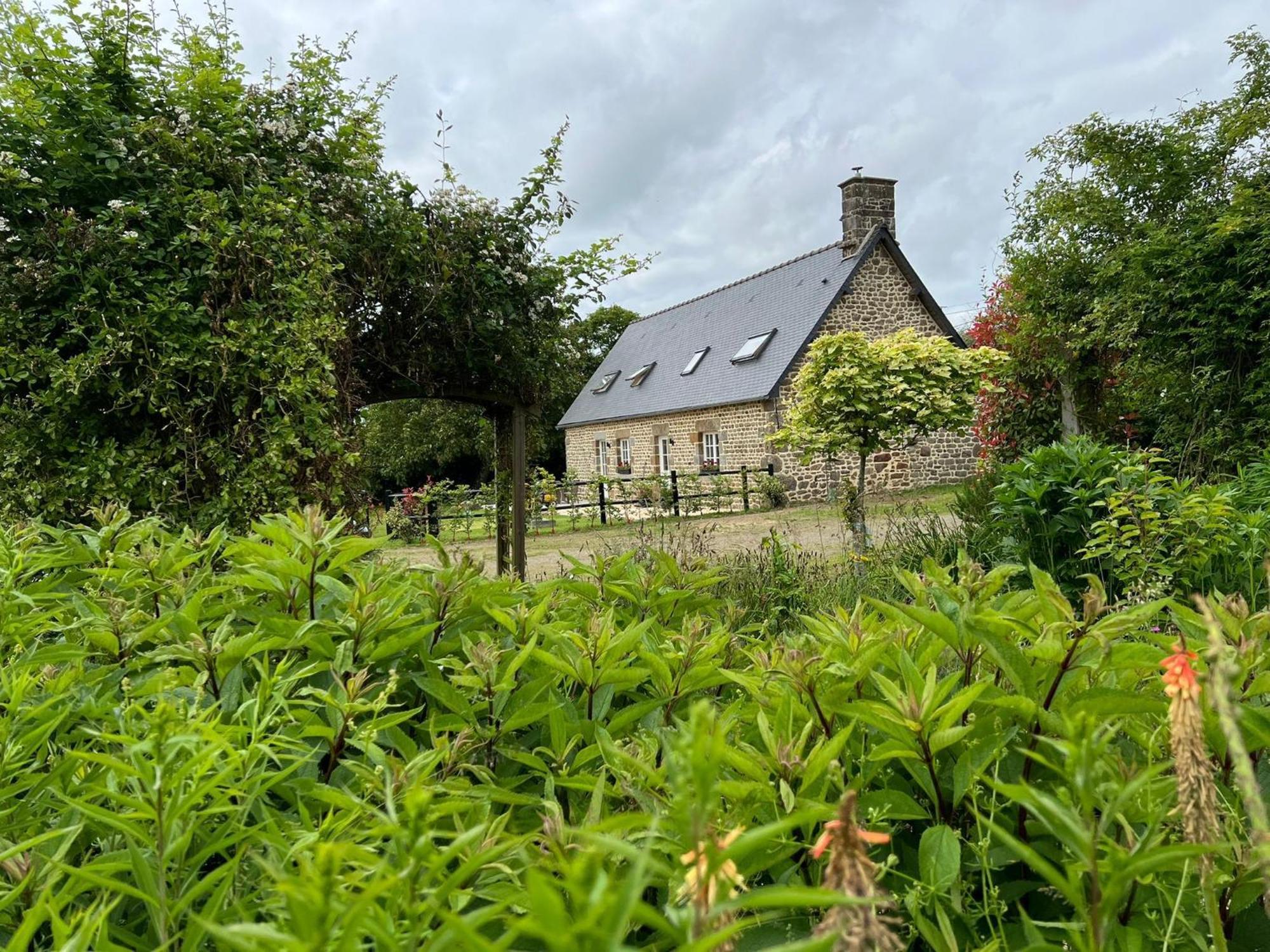 Maison De La Grange, Chaulieu Sourdeval Exterior foto